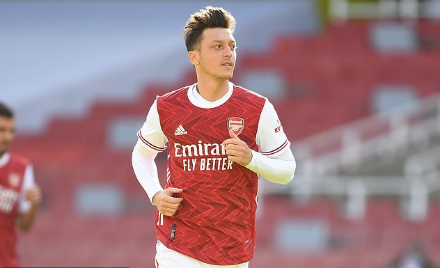 ozil-tu-choi-de-nghi-khung-de-o-lai-arsenal