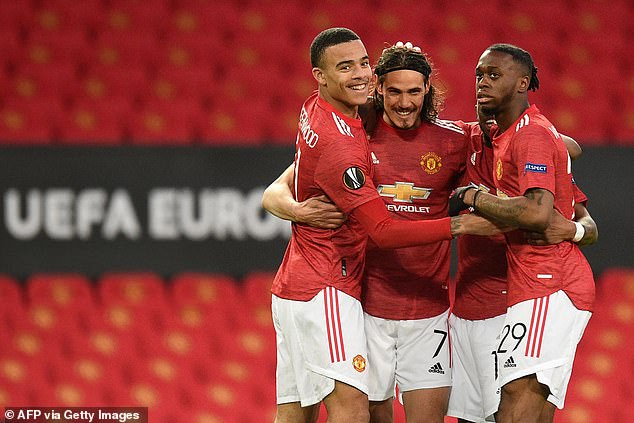 41810326-9474629-Man_United_went_into_the_break_with_a_1_0_advantage_before_addin-a-60_1618526121667
