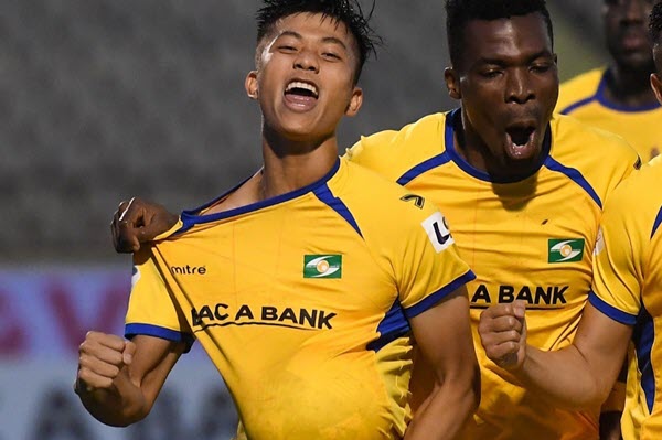 Phan Van Duc was excited after scoring his first goal in the 2020 V-League