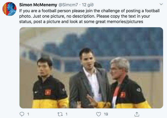 Coach Simon Mcmenemy shared the photo on his personal page. Screenshots