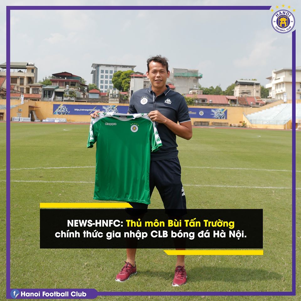  Hanoi FC announcing the new contract with goalie Tan Truong