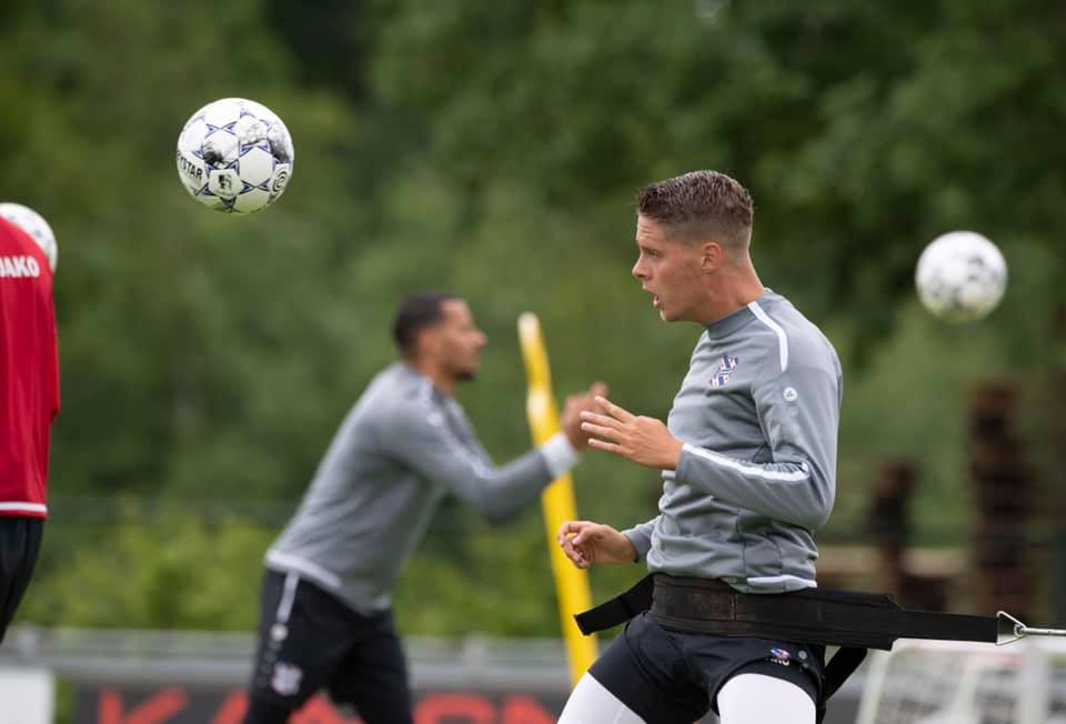 Joey Veerman, another midfield player, joined Heerenveen last season. Veerman made a good impression with the coaching staff and was kept for the team's upcoming plans.