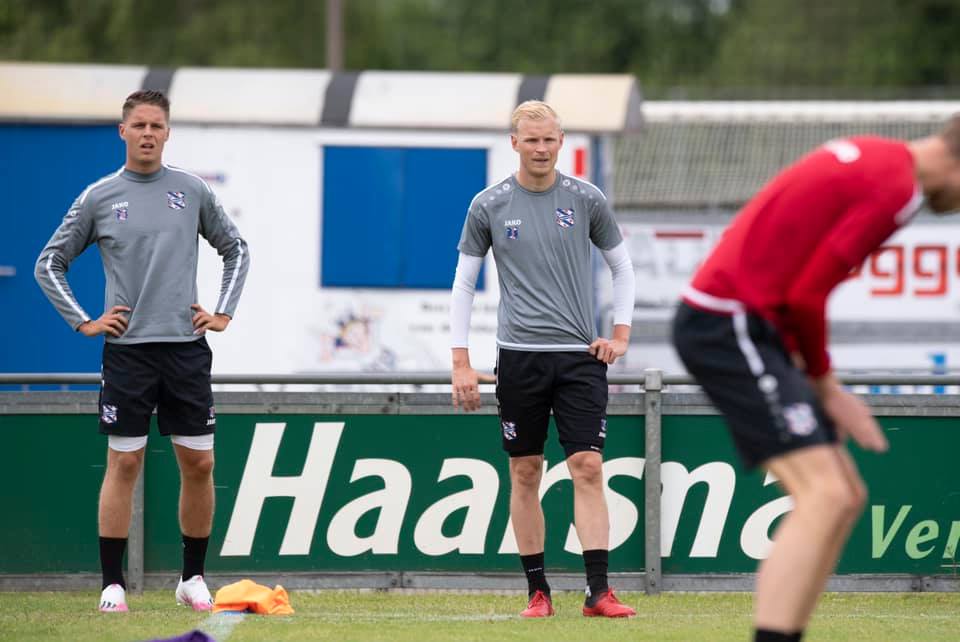 Lucas Woudenberg (gray hair) is the opponent in the left-back position with Van Hau if he is contracted.