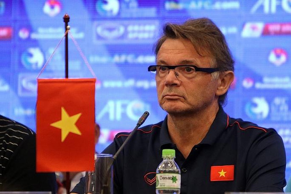 Coach Troussier wants to bring Vietnam U19 to the World Cup.