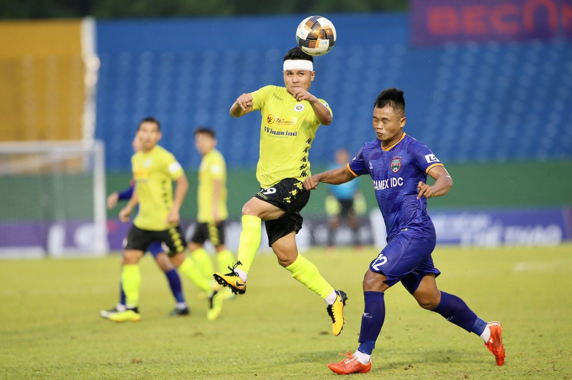 quang hai, hanoi fc vs becamex binh duong, v league 2020