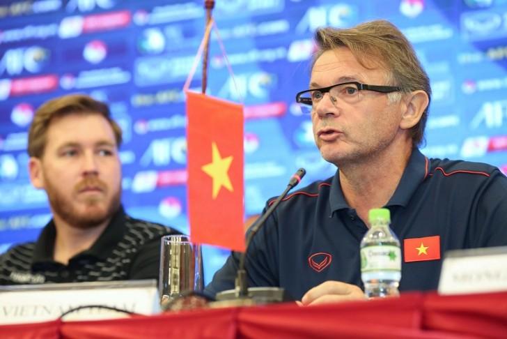 Mr. Troussier shared frankly about the issue of young Vietnamese football