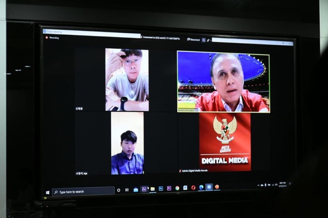 The Indonesian Football Federation talks online with coach Shin Tae Yong