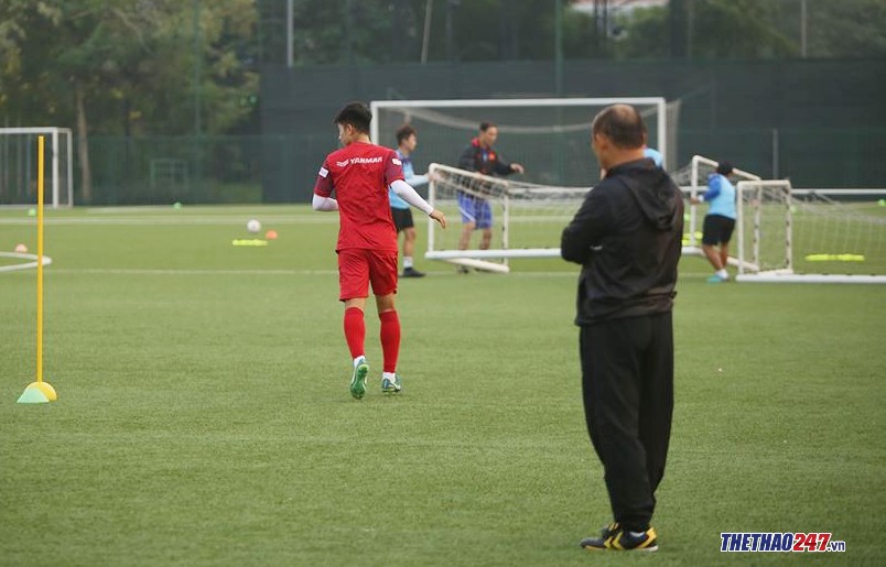 The coach has begun to find talent for Vietnamese football (Image: Van Hai)