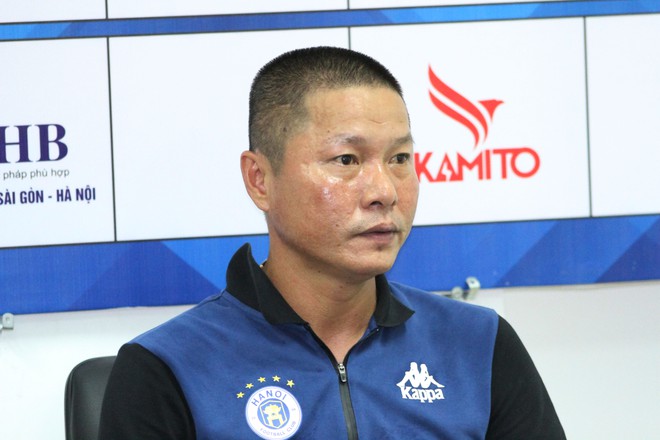 Coach Chu Dinh Nghiem is worried Hanoi will not make it into the top 8