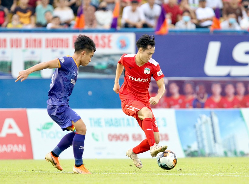 Van Toan suffered a minor injury in the match against Binh Duong