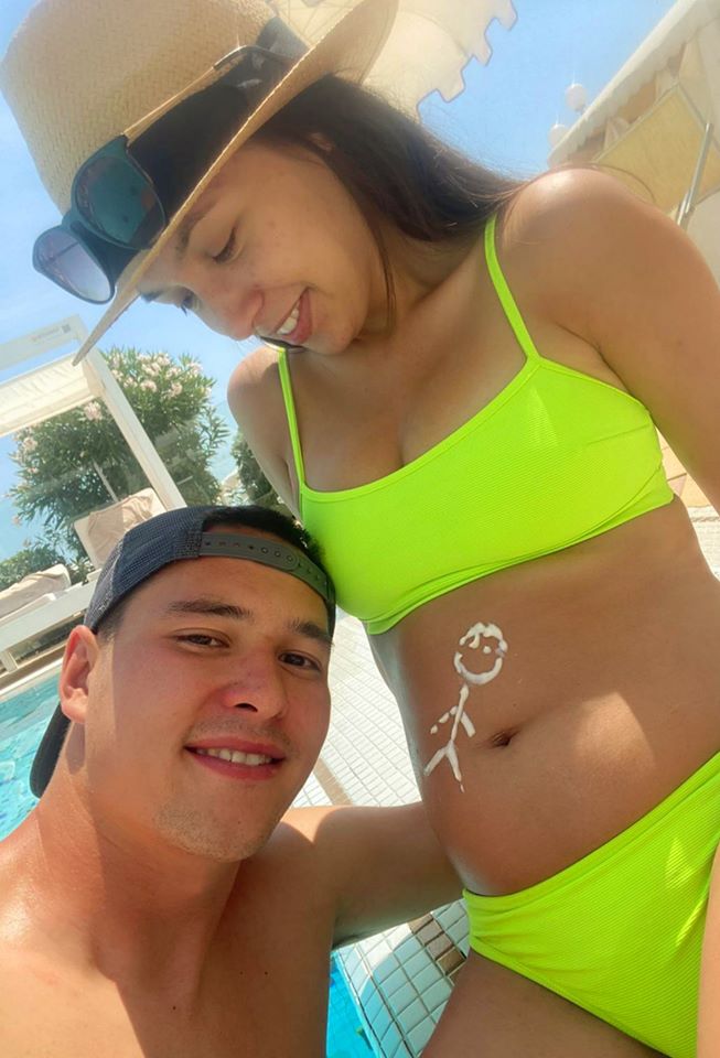 Filip Nguyen shows off his girlfriend on his personal page