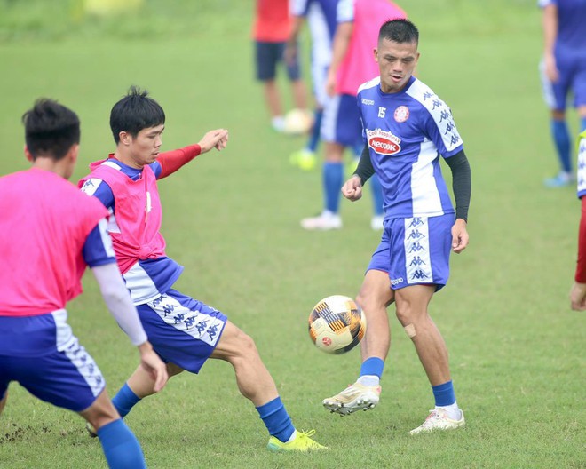 Cong Phuong actively practiced ahead of the great war with Hanoi FC