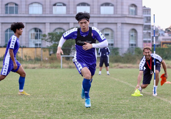 Cong Phuong is ready to score when he encounters Hanoi FC