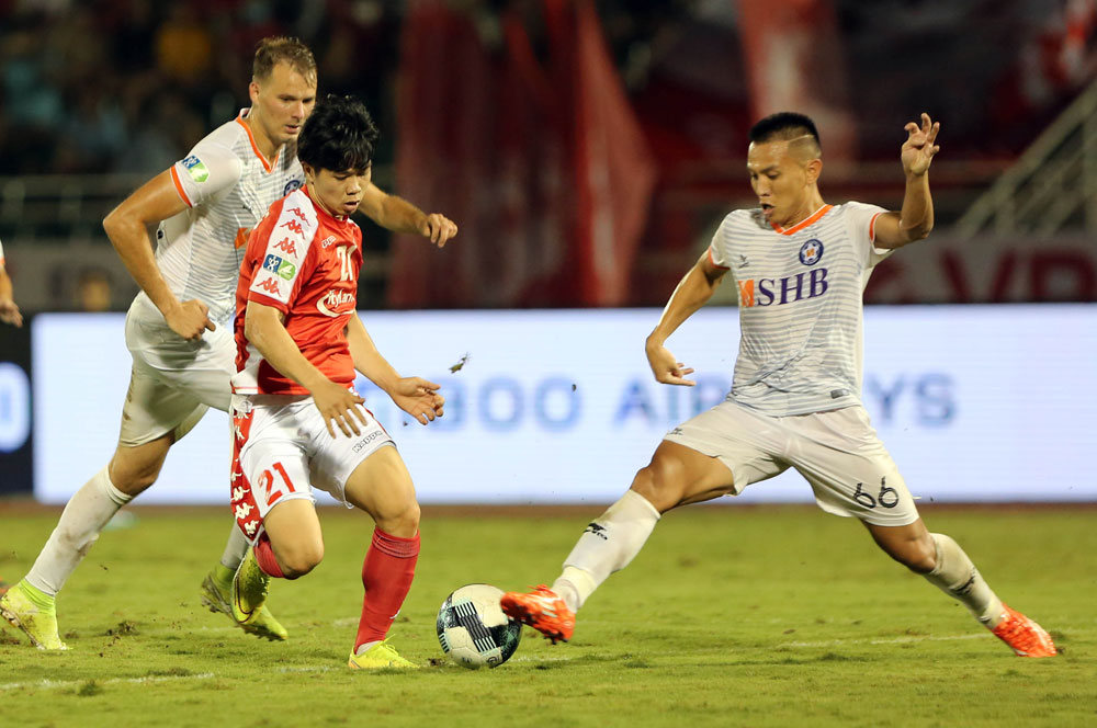 HCMC defeated SHB Da Nang to reach the quarterfinals. Photo: VPF