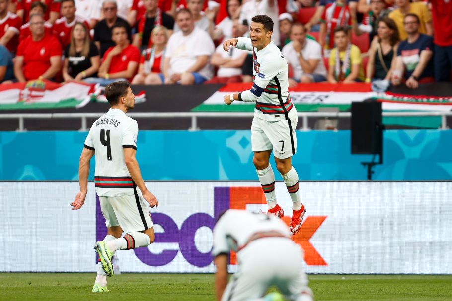 Cristiano Ronaldo ghi bàn thắng thứ 11 tại các kỳ Euro