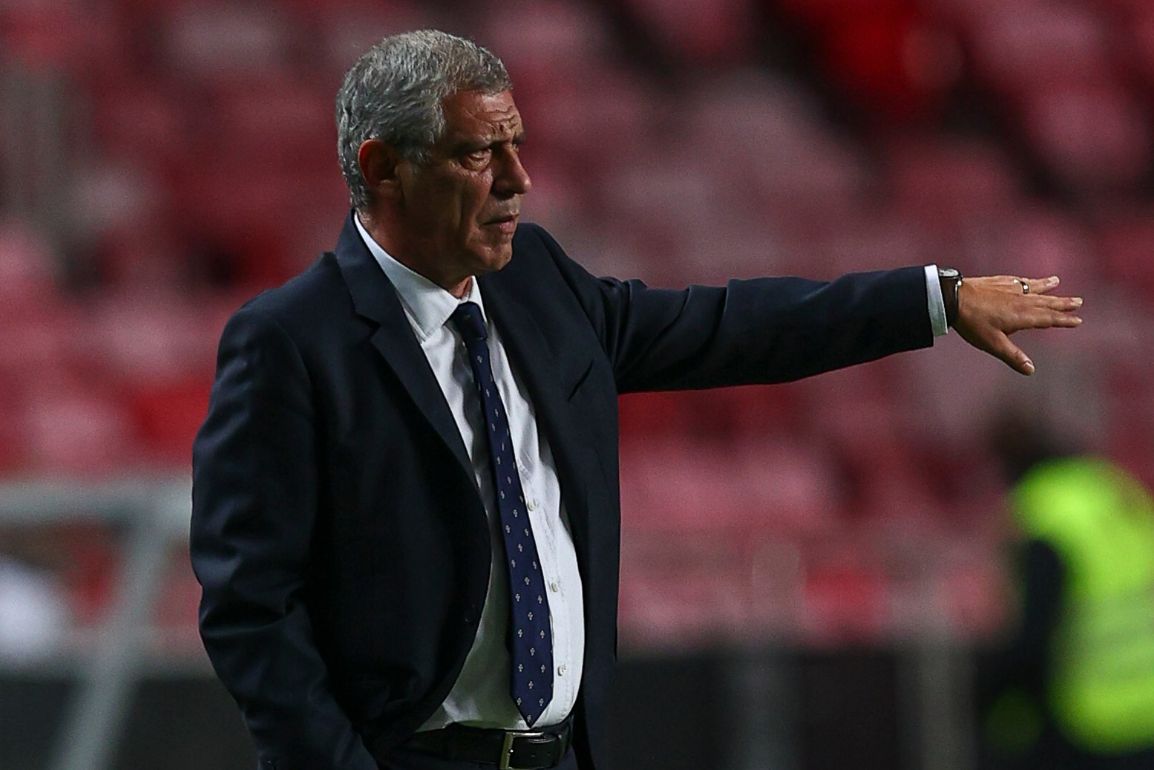 Fernando Santos hài lòng với chiến thắng muộn màng trước Hungary