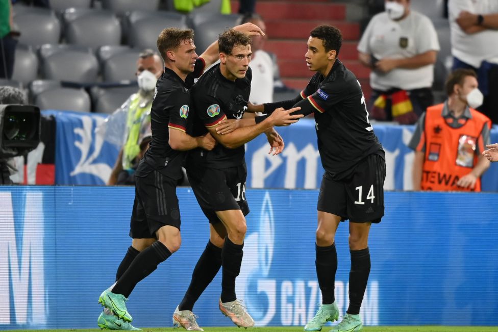 Leon Goretzka ghi bàn mang về trận hòa quan trọng cho Đức