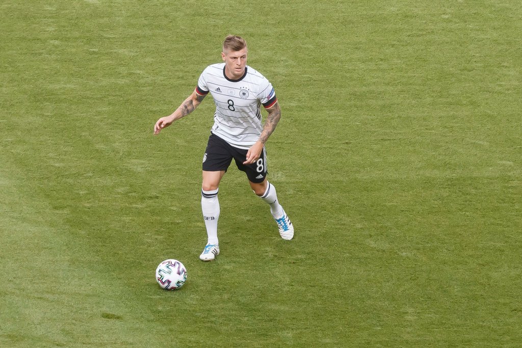 Toni Kroos là cầu thủ có nhiều đường chuyền nhất sau vòng bảng