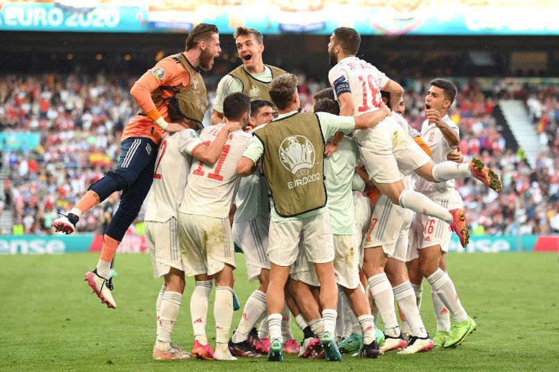 La Roja giành chiến thắng 5-3 sau 120 phút trước Croatia