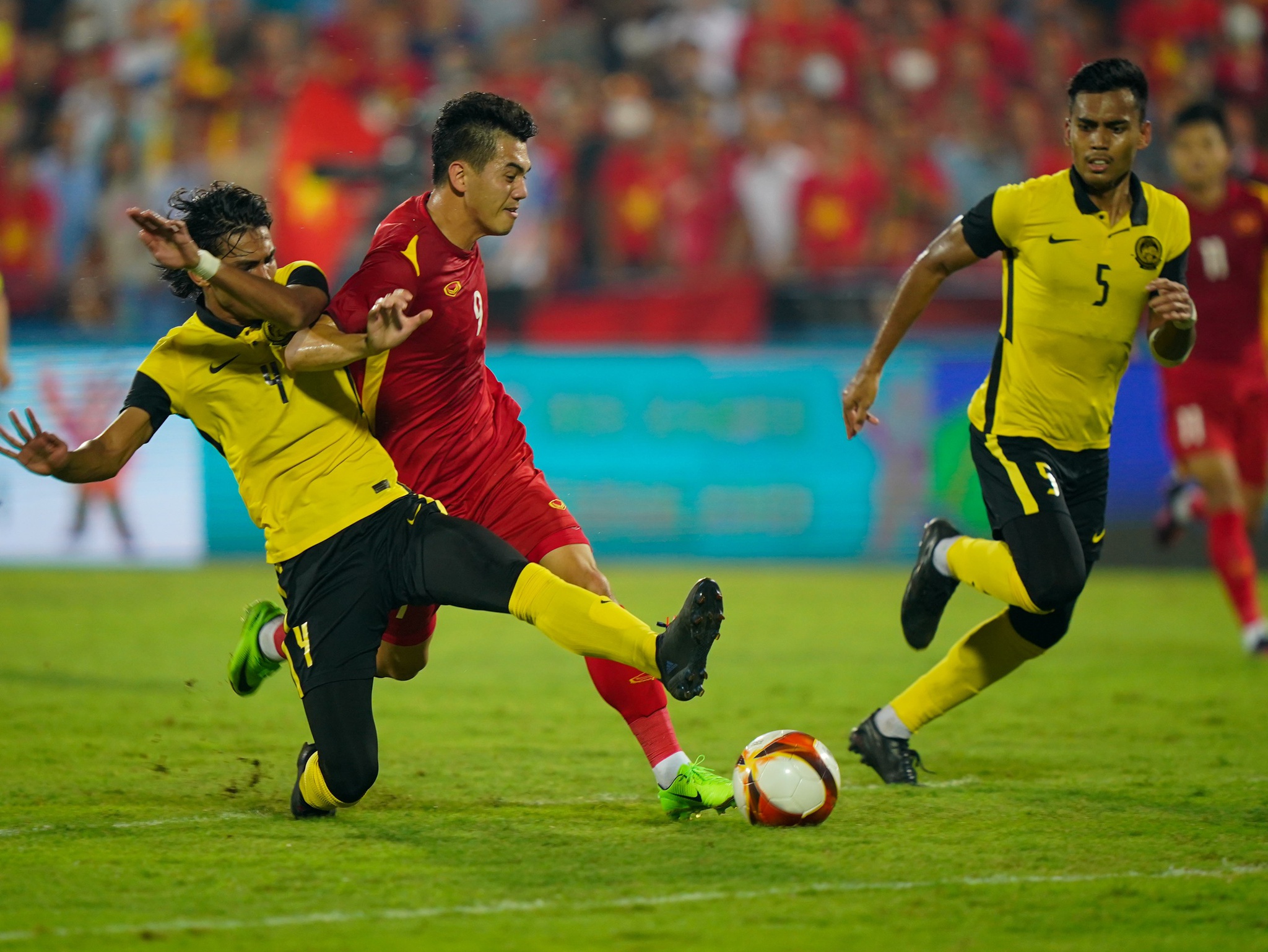 Tien Linh vs Malaysia