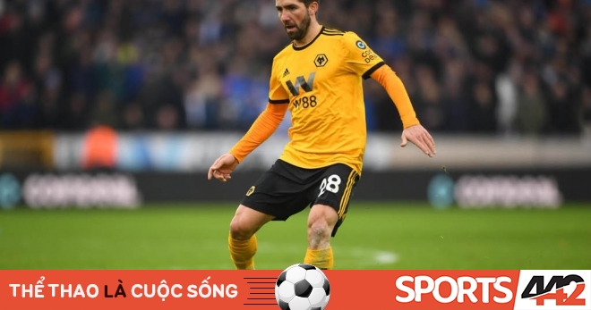 Joao-Moutinho-Wolverhampton-Wanderers-2018-19