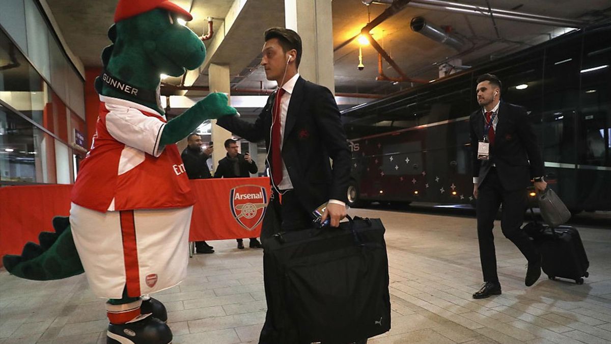 ozil-gunnersaurus