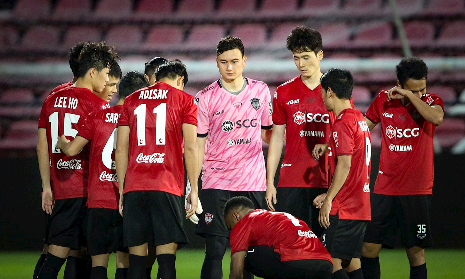 dang-van-lam-binh-yen-giua-giong-bao-muangthong-united-5