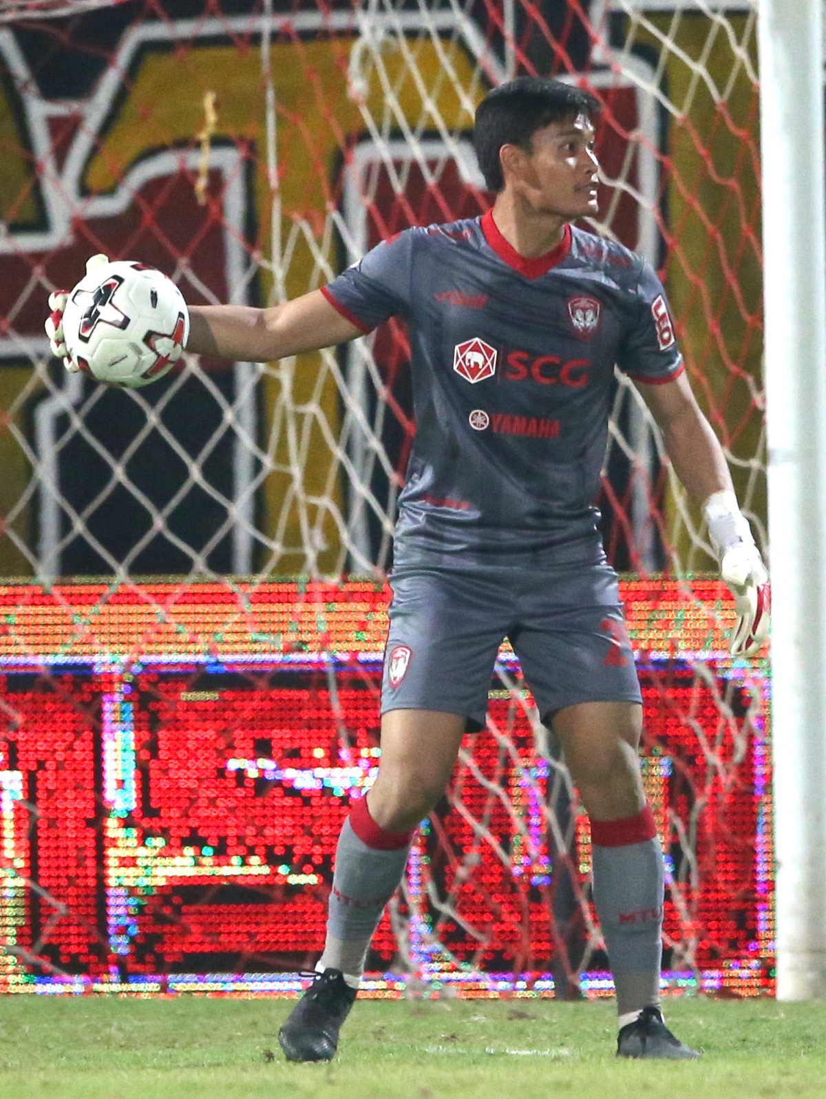 somporn-muangthong-united-15831377089891843235254