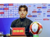 Sao trẻ U20 Hàn Quốc: 'Tôi là người cao và đẹp trai nhất đội nên được chọn tham gia họp báo'
