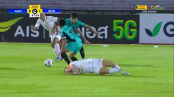 VIDEO: Cầu thủ Thái Lan gây phẫn nộ lớn vì liên tiếp dùng hành động 'bẩn' với đối phương