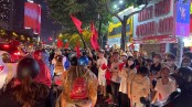 Người hâm mộ 'đội mưa' ăn mừng chiến tích của U23 Việt Nam