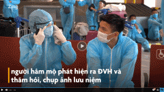 VIDEO: Văn Hậu thân thiện chụp ảnh với NHM khi hạ cánh tại Vân Đồn