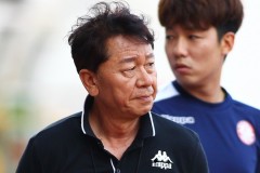HLV Chung Hae Seong CHÍNH THỨC trở lại dẫn dắt CLB TPHCM