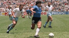 VIDEO: Đi bóng qua cả đội hình đối thủ rồi ghi bàn như Maradona