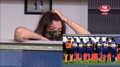 VIDEO: Con gái Maradona khóc nức nở khi chứng kiến 'Maradona' ghi bàn
