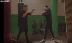 VIDEO: Ronaldo muốn bỏ sân cỏ để sang thi đấu...quyền anh?
