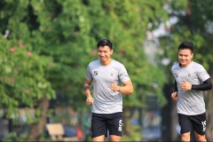 Văn Hậu, Quang Hải trở lại tập luyện cùng Hà Nội FC, lộ diện nhà tài trợ áo đấu mới