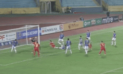 VIDEO: Thủ môn Tấn Trường sơ suất, Hoàng Vũ Samson ghi bàn giải cứu Thanh Hoá FC khỏi bế tắc
