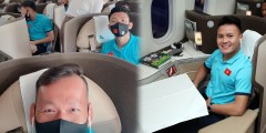 HLV Park có hành động ấm áp với Công Phượng: Nhường ghế VIP cho học trò, BHL ĐTVN lùi về phía sau