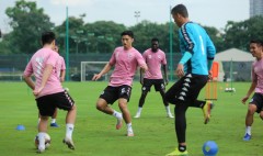 Văn Hậu không khác gì ngoại binh xuất hiện trong buổi tập của Hà Nội FC