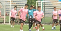 VIDEO: 'Quái vật' hàng thủ Đoàn Văn Hậu trở lại Hà Nội FC
