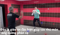 VIDEO: Đặng Văn Lâm tập phản xạ sau tin trở lại Việt Nam giải cứu TP HCM