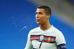 Nóng: Ronaldo mắc Covid-19, chính thức bị loại khỏi ĐT Bồ Đào Nha
