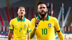 Neymar vượt mặt đàn anh Ronaldo để trở thành chân sút vĩ đại thứ 2 lịch sử Brazil