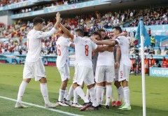 Được Slovakia 'giúp sức', Tây Ban Nha hiên ngang vượt qua vòng bảng Euro