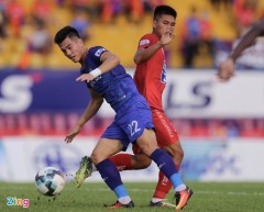 VIDEO: Tien Linh nutmegs opponent, scoring great goal for Becamex Binh Duong