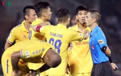 VFF cử trọng tài FIFA điều khiển trận Nam Định - Bình Dương