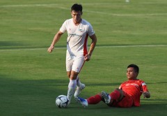 U22 Việt Nam thi đấu quyết liệt trước Viettel FC