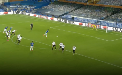 VIDEO: Sút penalty kiểu 'nhảy chân sáo', sao Everton sao chép hoàn hảo Bruno Fernandes