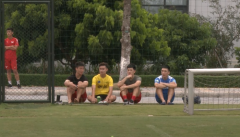 VIDEO: Duy Mạnh, Đình Trọng thán phục tài năng của U17 HAGL